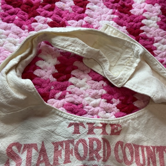 Vintage, homemade toddler's bib - Picture 3 of 5